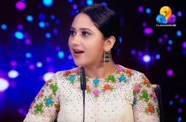 flowersonair's tweet image. With @meet_miya 
For more updates follow us on @flowersonair @flowers_topsinger_ 
#topsinger #FlowersTv #flowersonair ift.tt/2PH86LI