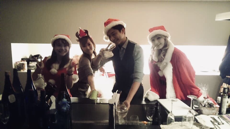 nanalnb's tweet photo. 弊社のThanks party with L&amp;Bを開催。

一週間前に、企画したにも関わらず、関係者50人が、訪れてくれました💦

お店ではなく、心をこめて、音楽、飲み物、食べ物、装飾、コスプレ、全て自分たちで、用意してみました。

thanks♥️ https://t.co/TBDshhL06Y