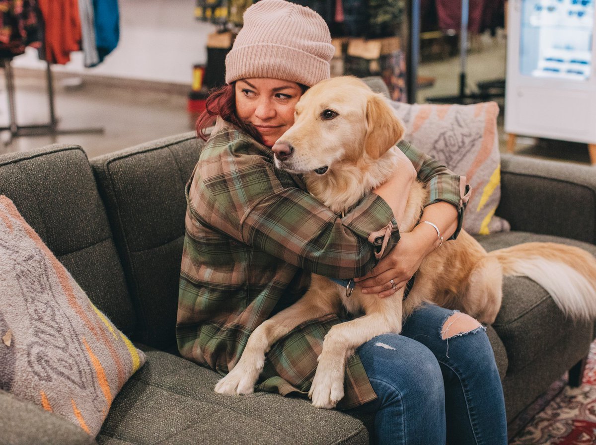 Ride or die cuddle buddy. #BurtonGirls #GetDownRiseUp