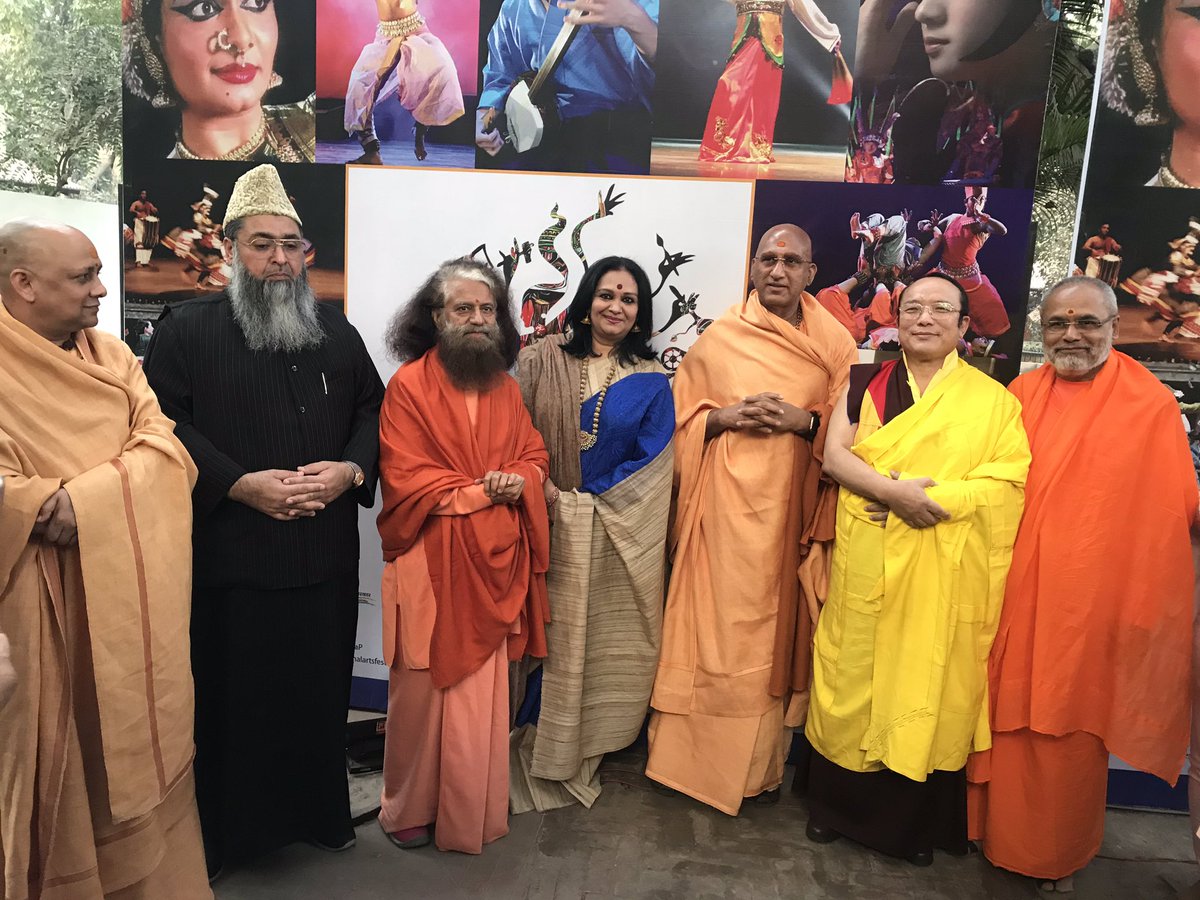 LoveDIAF's tweet photo. #DelhiInternationalartsfestival thanks @incredibleindia @MinOfCultureGoI @ICCRNewDelhi @airindiain for collaboration #DIAF2018 @PrathibhaP https://t.co/bFGSiKFzXF