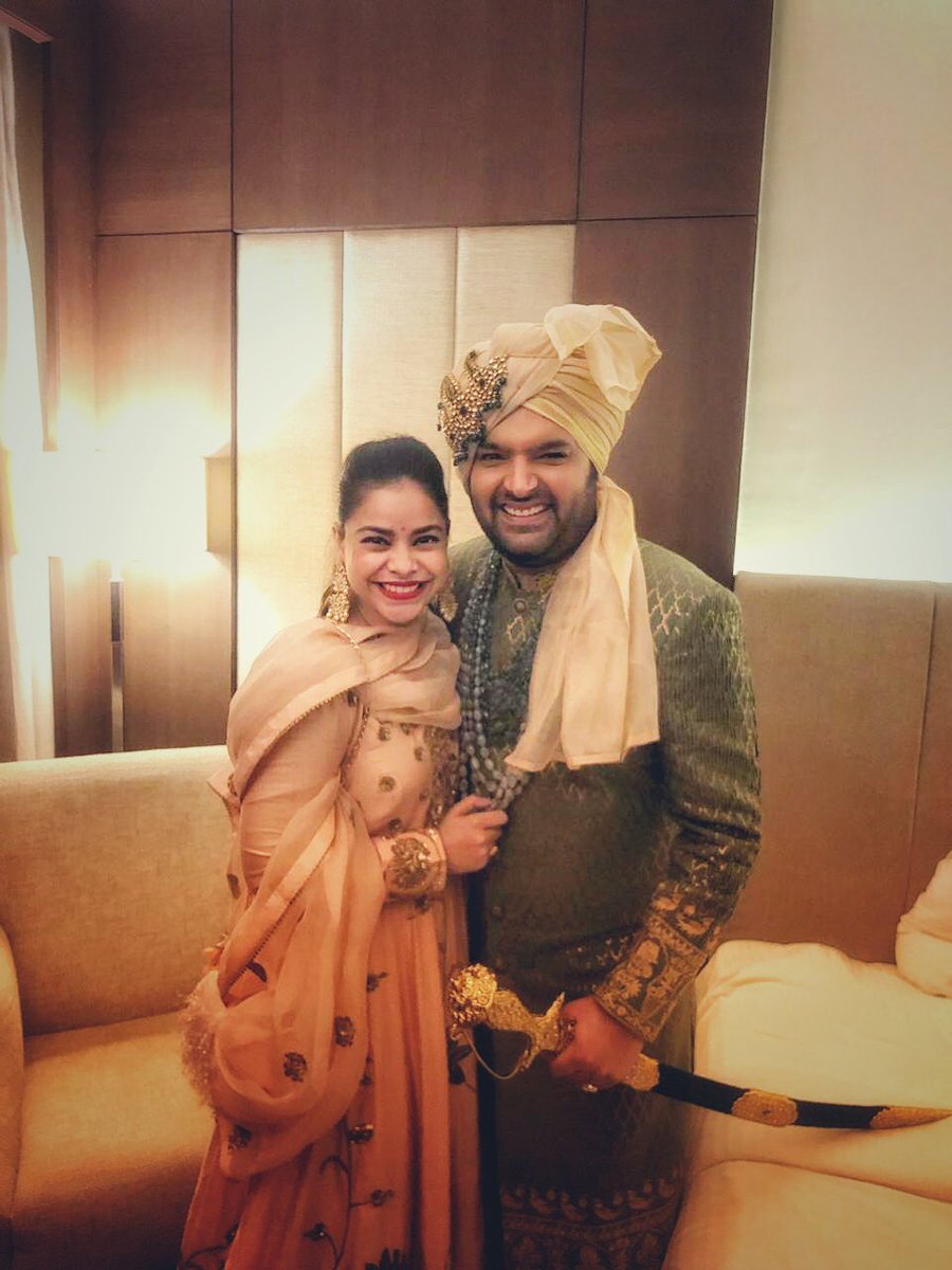 sumona24's tweet photo. Shaadi Mubarak @KapilSharmaK9 
♥️🥂💜🎉
.
#KapilGinniKiShaadi https://t.co/vuEcVeTv7Y