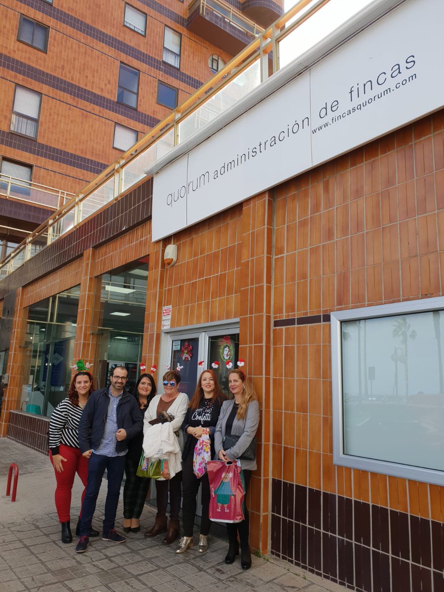 FincasQuorum's tweet photo. La plantilla de @FincasQuorum te desea unas muy felices fiestas
#AdministraciondeFincas
#GranCanaria https://t.co/Nypr87rzwC