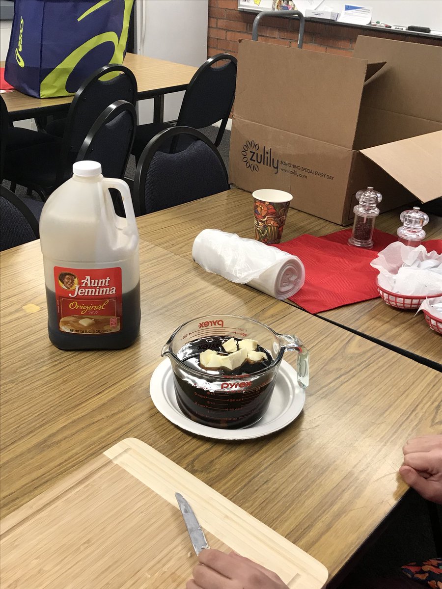 munkyt's tweet image. Santa and waffles getting ready @ChaseTigers @CajonValleyUSD #cvef