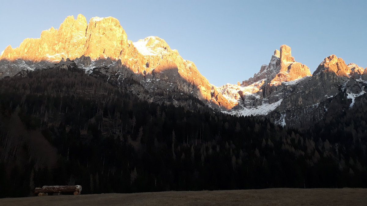 civertaghe's tweet photo. Il CiverTramonto live 
By CiverMalgaro 
https://t.co/lMoXVcEDyJ
#karpos #slittino #luge #aptsmart #malgacivertaghe #instaprimiero #instatrentino #Civerville #CiverBelt #CiverBella #CiverMalgaro #civerCampagnola #laMalgapiùanticadeltrentinoaltoadige1905 https://t.co/KwD2FStxNm