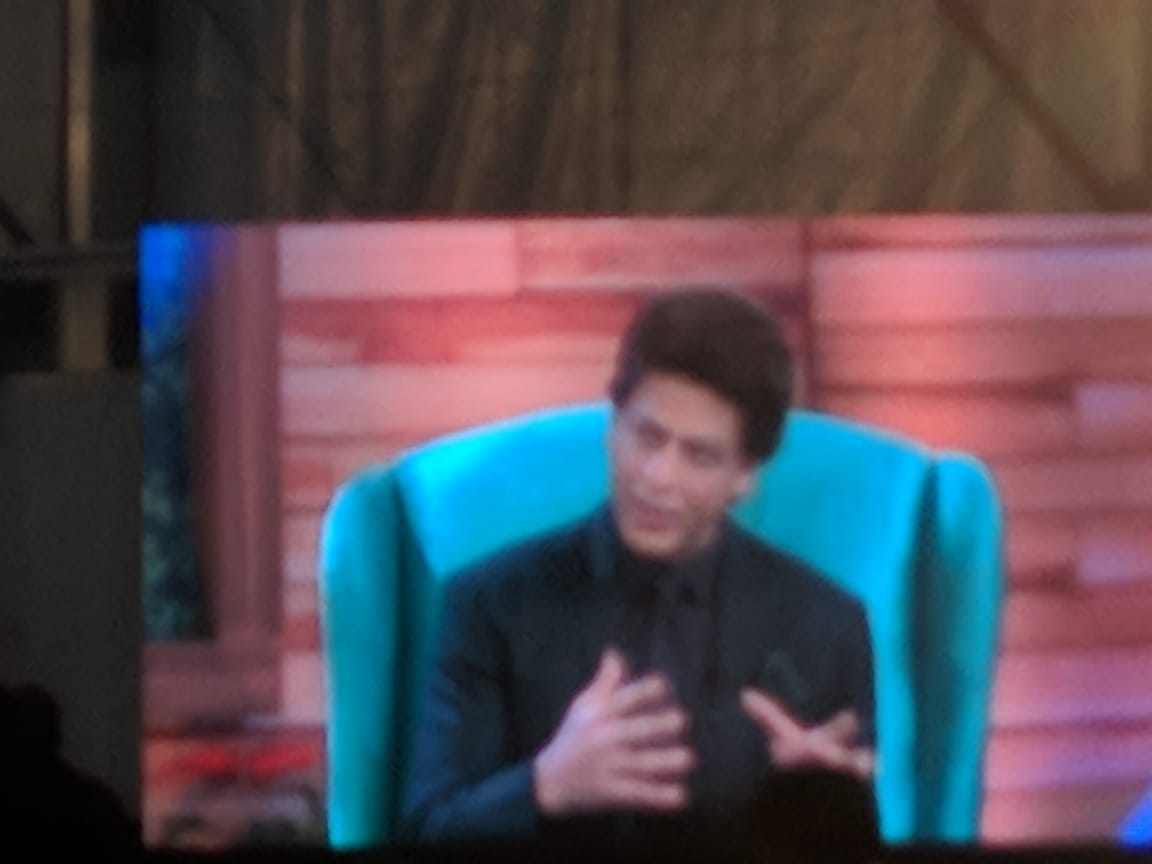 SRKUniverse's tweet image. King Khan is at Lucknow for Zero promotion!
#6DaysToZero