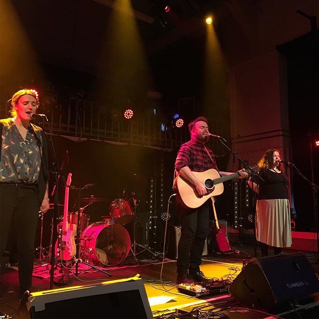 jellycat72's tweet photo. @kidcanaveral kicking off the #xmasbaublesix. The best bit? Rose grinning at her baby throughout, and her baby grinning back. #edinburgh #summerhall #gig #lostmaprecords #kidcanaveral https://t.co/oSjGUUGcCC https://t.co/WkPPdjxEey