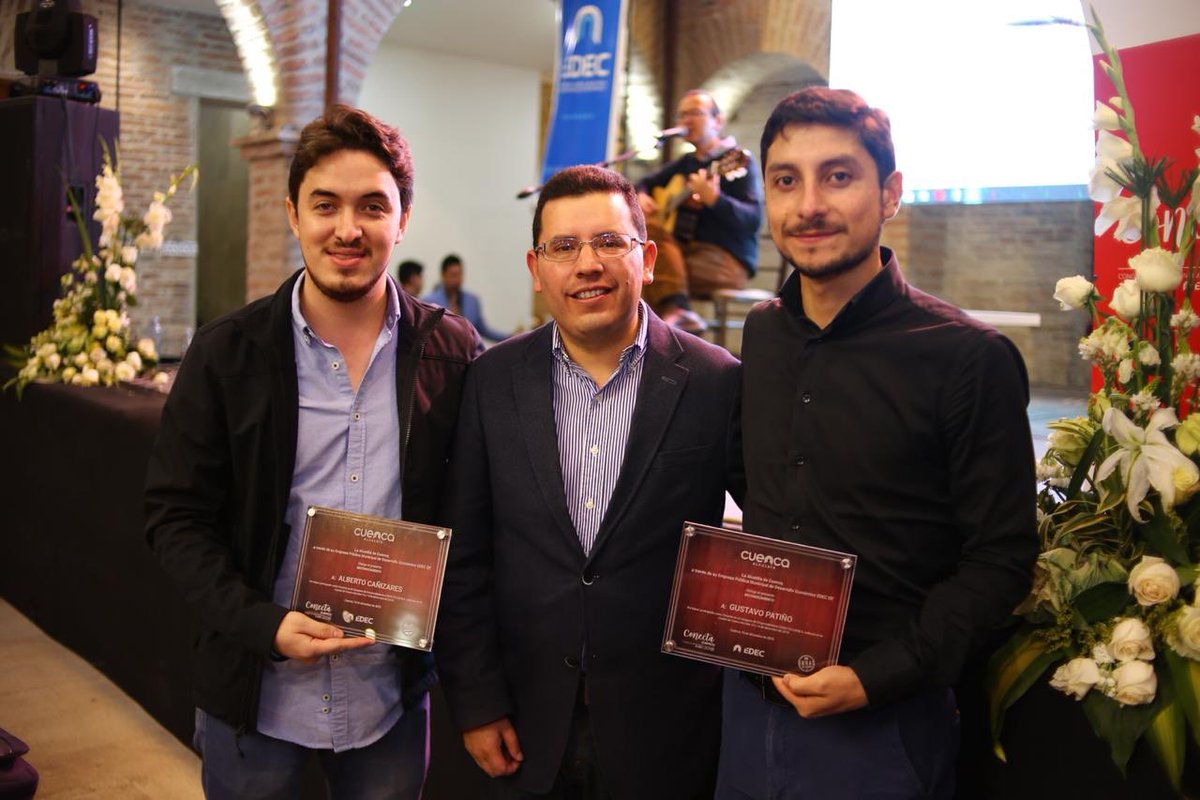 EDEC_EP's tweet photo. Revisa la reseña fotográfica de #ConectaCuenca aquí: https://t.co/YJzTYq26FX
Ayer celebramos el cierre del primer evento de esta campaña de empoderamiento juvenil. @EDEC_EP, @MunicipioCuenca y @MarceloHCabrera crearon este espacio para generar nuevas ideas y #emprendimientos.👏 https://t.co/xaO3TOaRKB