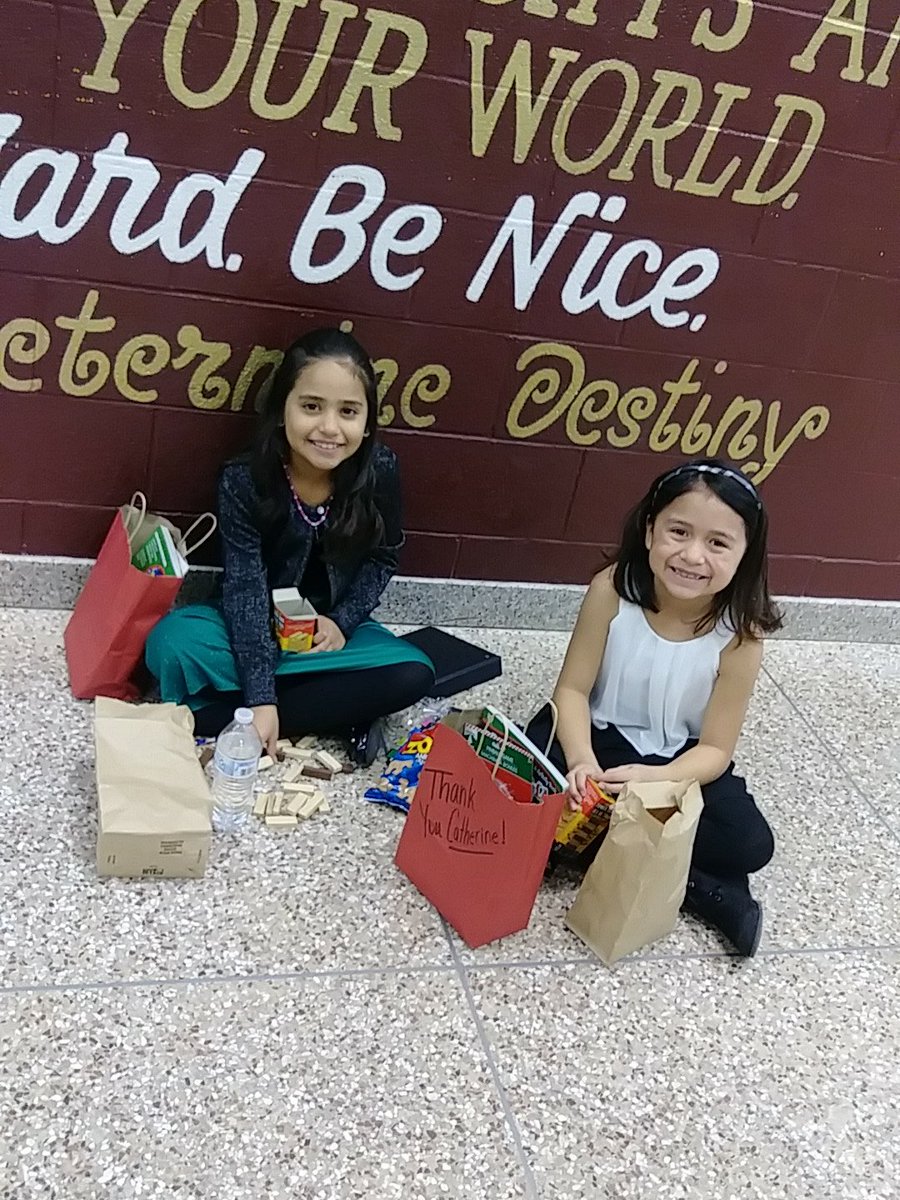 Mrs. Veronica Macias tweet media