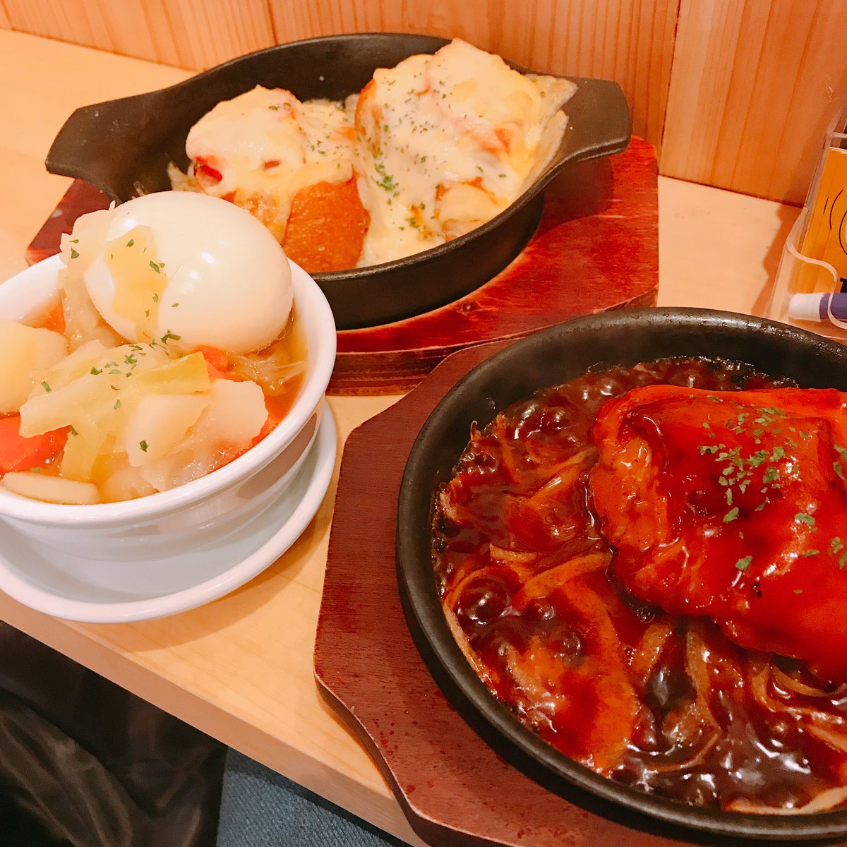 ステーキな毎日 ちょい飲みな肉バルビーフキッチンスタンド ビフキチ君 على تويتر モー 今日は各地で忘年会なんだモー ビーフキッチンスタンド新宿歌舞伎町店は朝5 00までやってるんだモー 新宿 歌舞伎町 代々木 新橋 野毛 秋葉原 新杉田