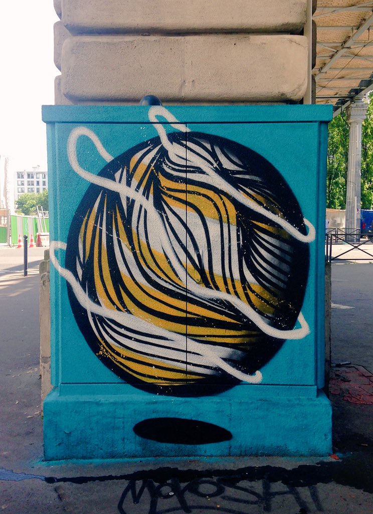 kiffetaculture's tweet photo. À nous surtout pas manquer : les œuvres de #moyoshi à l'exposition #dechargesauvage (visible jusqu'au 29 décembre) • #StreetArt #graffitiart #paris https://t.co/mEzpqAM3gB