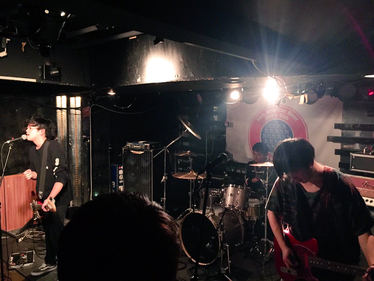 sanotty_'s tweet photo. 素敵なバンドに出会えた。
素敵な音楽に出会えた。
素敵な夜になった。
#duckapple https://t.co/Ws776bmNhE