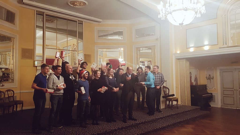 ULSolutionsSIS's tweet photo. Und so schnell ist es auch schon vorbei mit der Weihnachtsfeierei...💝🎄🎉 #AboutLastNight #mpklingeling https://t.co/UWLavpyHSM