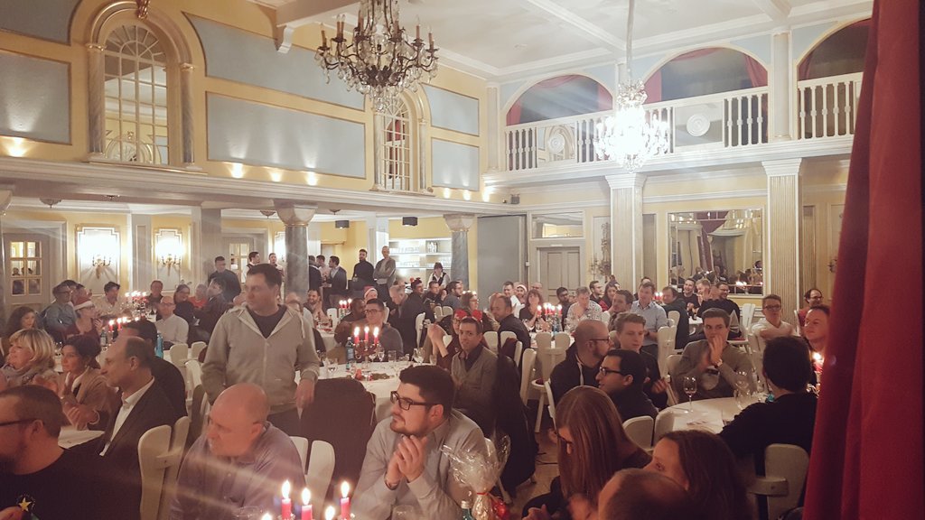 ULSolutionsSIS's tweet photo. Und so schnell ist es auch schon vorbei mit der Weihnachtsfeierei...💝🎄🎉 #AboutLastNight #mpklingeling https://t.co/UWLavpyHSM
