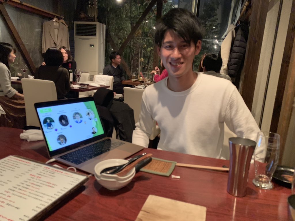 Keivivito's tweet photo. シェアトレ代表の木村くんの事業構想のプレゼン聞いて、これ上手くいけばサッカー界の構造変えるかもと思った。これからサッカー界を変える起業家@maru_ryuya と会わせてみたいな。 https://t.co/S2Mf4ej94z