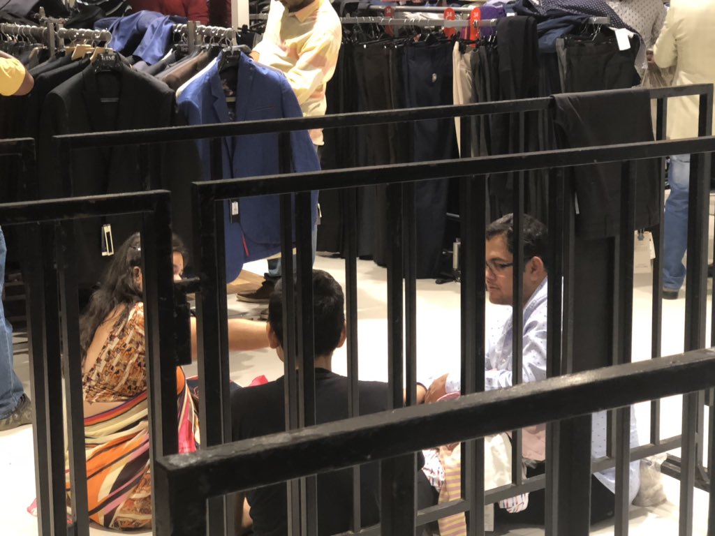 HarshulBohra's tweet photo. #BrandFactorySale when the billing queue is long... make the store a picnic spot... #KishoreBiyani #BrandFactory https://t.co/5C2baY5wtg