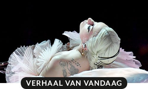 vrij_nederland's tweet photo. Van een artiest die gender, seksualiteit en zelfs menselijkheid bevroeg, is Lady Gaga getransformeerd tot een gepolijste, correcte celebrity. Tot verdriet van schrijver Sarah Sluimer. https://t.co/MEW6Q42ldH https://t.co/mo61OnAQrN