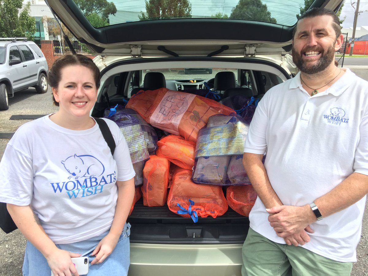 StephBeitzel's tweet photo. Day 2 of Wrap n Sack Fest at the #ElfSquad #ElfFactory at @PivotCity... Elf Sacks of new toys have so far been filled for 300 Geelong children... we’re aiming for 750 but I’ll be stoked with 500. Thx to our team, volunteers, community partners and cause champions. Pretty amazing! https://t.co/P15Ancbd3J