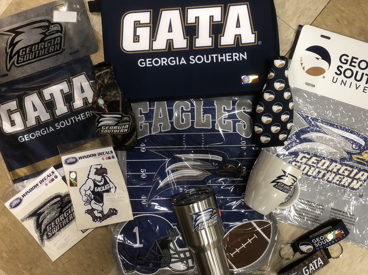 AGSSTATESBORO's tweet photo. Get your Georgia Southern gear at Anderson’s! #camelliabowl2018 #gata #giftideas #christmasshopping #andersonsgeneralstore https://t.co/qgyplpZydr