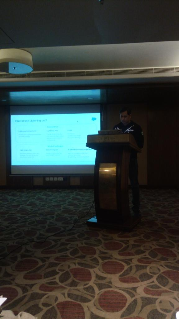 singhal_neel's tweet photo. Attending an awesome meetup #DreamforceGlobalGathering with @forcemantis @anurag_sfdc @gauravkheterpal and a lot of new faces. Great sessions and a lot of #Salesforce learning #DF18GG #JaipurDUG https://t.co/WPZCyZreuC
