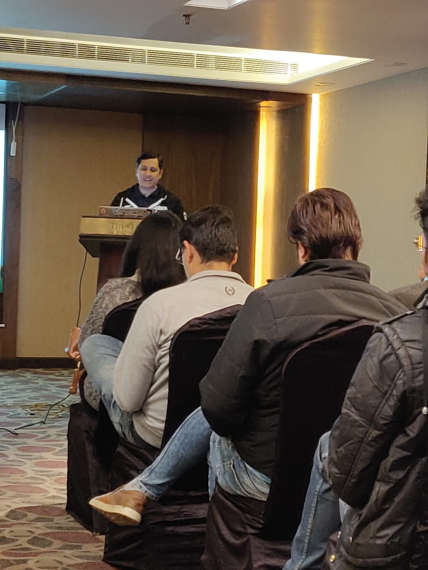sanchit8's tweet photo. Lightning Components + Lightning Out = Reimagine Mashups! by Amit Jain
@forcemantis 
#JaipurDUG 
#DF18GG https://t.co/eENbP0NZ9u