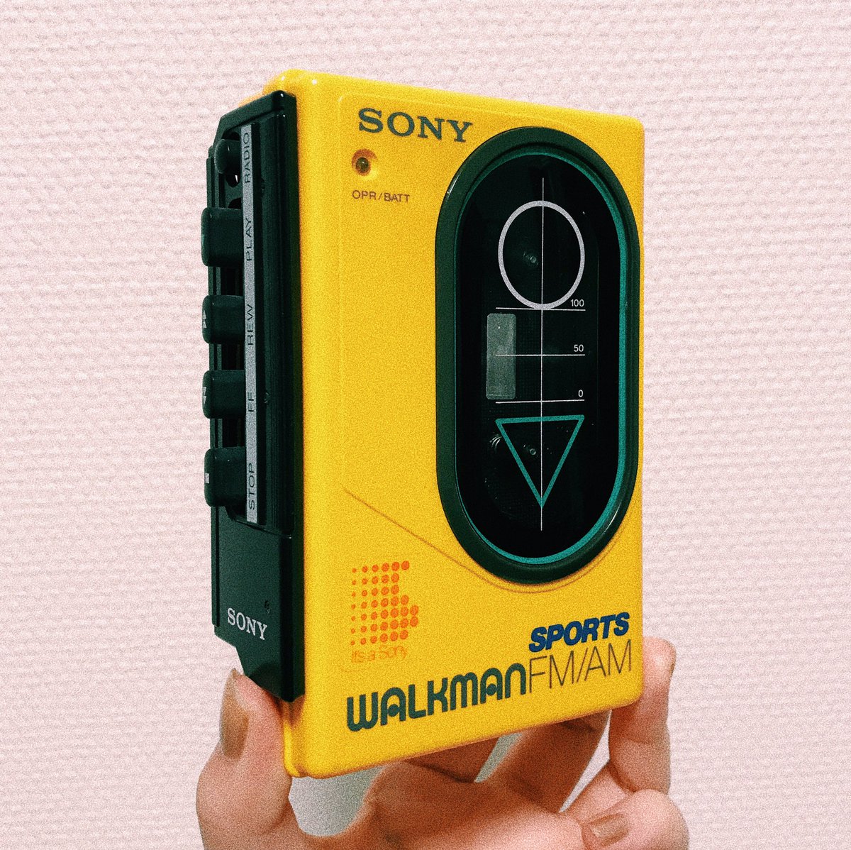 ミウラ On Twitter ずっと欲しかったカセットテーププレイヤーやっと買えたよ あと東郷清丸さんのカセットテープも アルバム 2兆円 の中で一番好きな赤坂プリンスホテルの中国語ver 赤坂王子酒店 超良かった