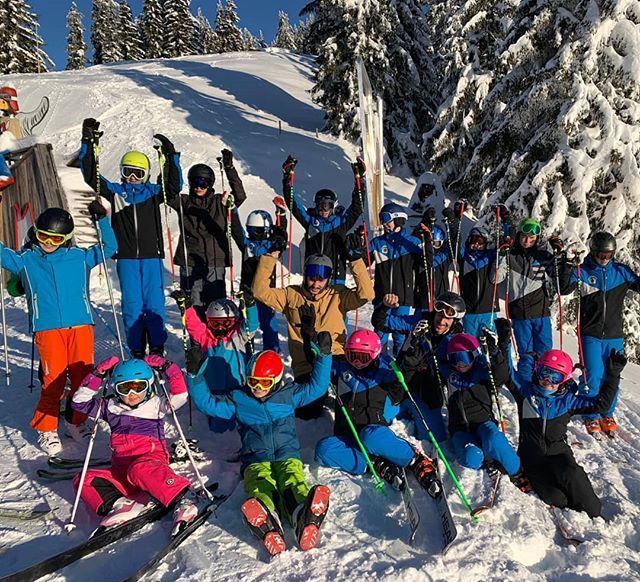 ACHoehenfried's tweet photo. Hurra! Der Schnee ist wieder da ❄️❄️❄️
#lotsofsnow#winter #saisonauftakt #ACHoehenfried #teamgeist #blaupower #skiwelt #westendorf #tirol #oslpanorama #alpen https://t.co/jNFVXxruAb https://t.co/ra3SxCxih9