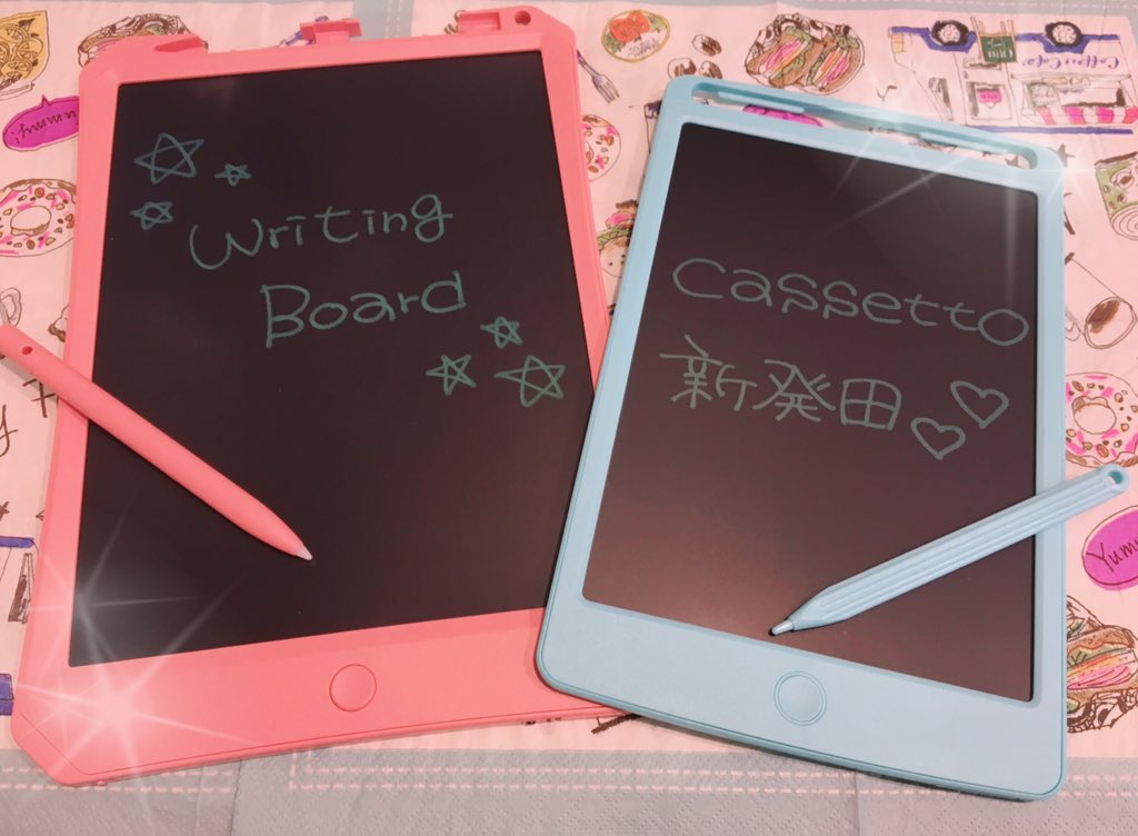 case_ya_com_sib's tweet photo. 【🌟New🌟】
新発田店にライティングボードが新入荷致しました〜👏🏻✨✨
付属のペンで何度でも繰り返し文字や絵が描けちゃう超便利アイテム😆💓
11インチと8.5インチの2サイズでどちらも薄くてとても軽いので持ち運びにもgood🌈
お値段もお手頃価格なので是非店頭にてお試しください🐶💕
#新発田 #新潟 https://t.co/iUCpKBnmXC