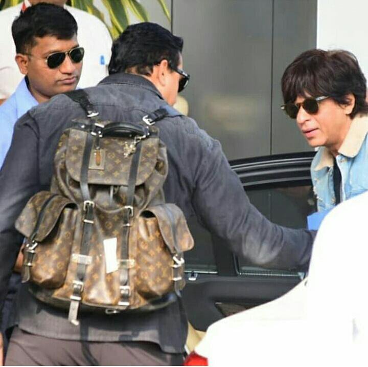 _Mannat's tweet image. Dashing @iamsrk clicked heading to Lucknow for Zero promotion!
#6DaysToZero