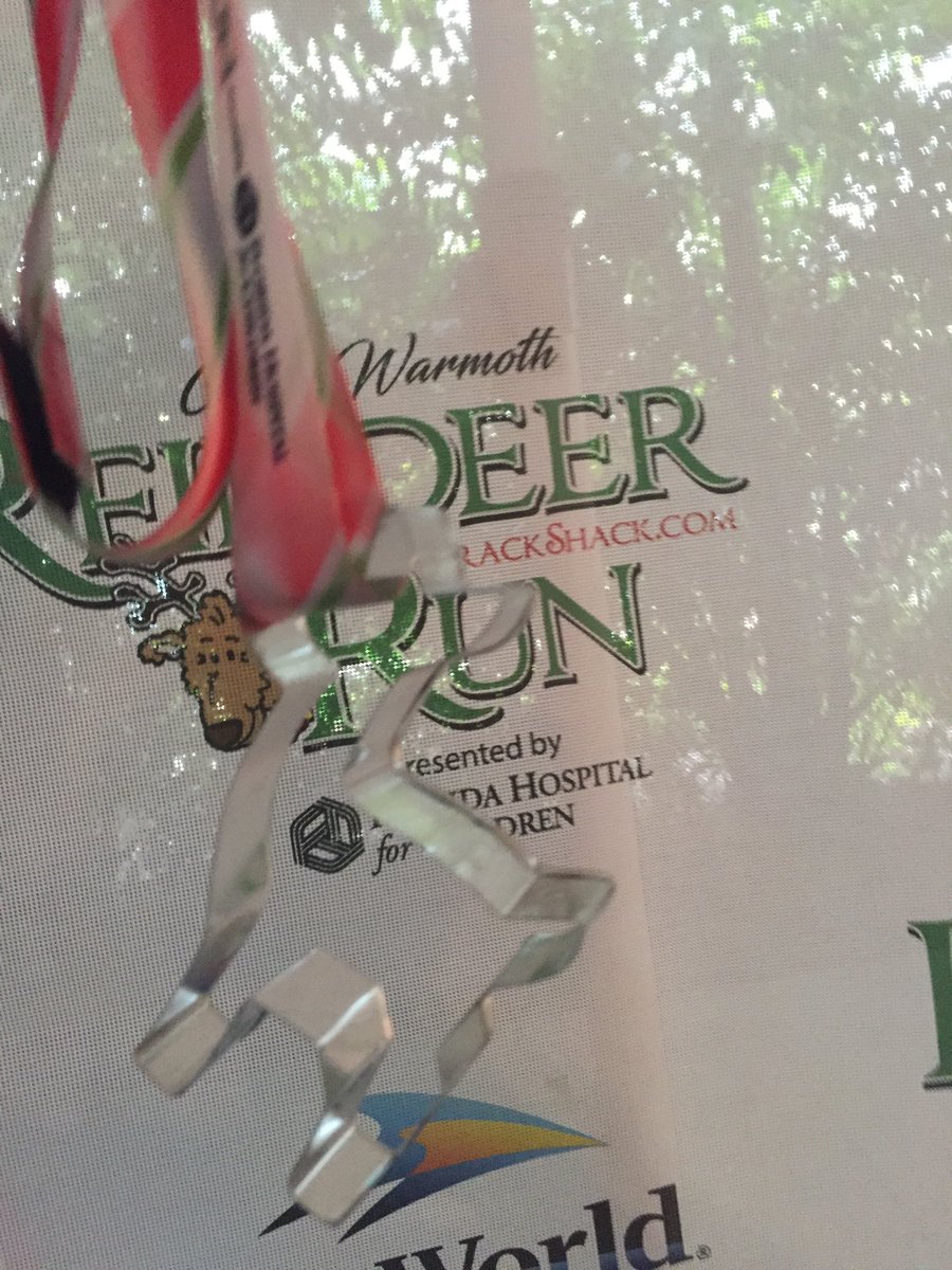 BazTastic77's tweet image. So much fun running around SeaWorld. Reindeer Run and cookie cutter medal! #ReindeerRun @SeaWorld