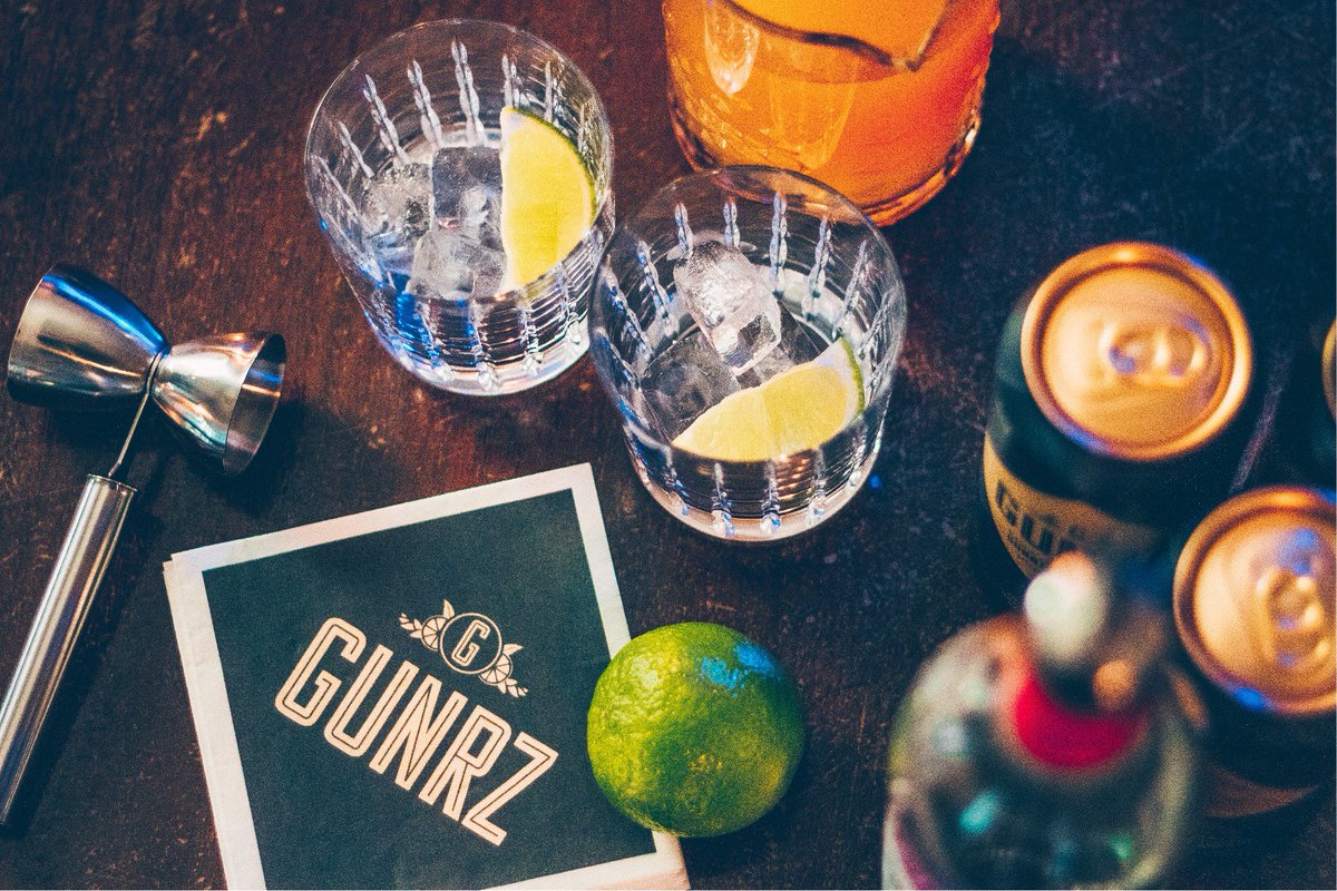 drinkGunrz's tweet photo. To mix or not to mix..? That is the question. 

How will you be drinking your GUNRZ this Christmas?  🤔

#christmasdrinks 

https://t.co/fYFcfZzzUQ https://t.co/VPL0wuoU17