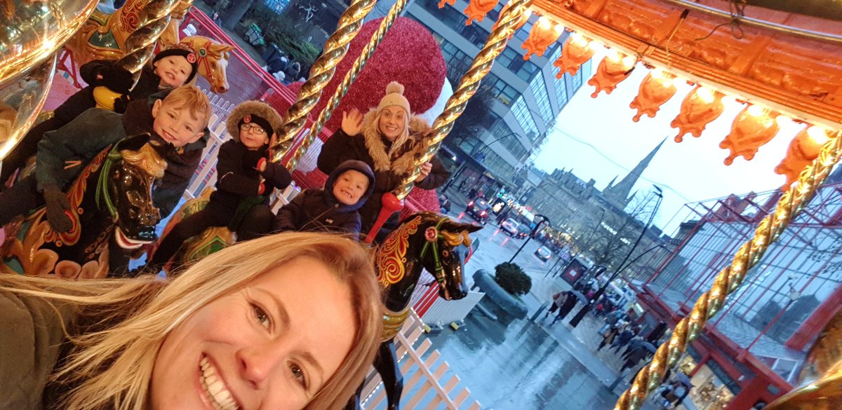 wellsy_laura's tweet photo. @norbridge315 @Y2woodpecker @Y4Kestrel #dashthroughdecember #cold #wet #christmastrail #Sheffield #friends #MakingMemories https://t.co/mKL9DJ32xL