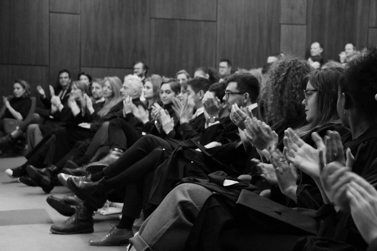 master2dmc's tweet photo. [DMC EVENEMENT]
Jeudi soir avait lieu la remise de diplôme de la promo 2017-2018 du #Master2DMC. Une soirée présidée par MM. @BrigaudRobert, Stéphane Goudet et Philippe Plagnieux, avec @auroreberge comme invitée d’honneur. 

Encore félicitations aux 22 diplômés 🎓👏✨ https://t.co/HQ4MQx9o5a