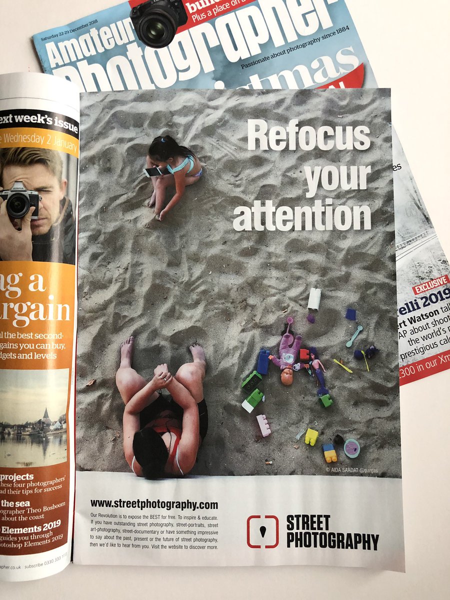 TheRealStreets's tweet photo. Study This brilliant photo. Story telling of our times! With a great  #StreetPhotography narrative. Shot by  © @Pargas our latest page advert in the #Christmas special @AP_Magazine last of 2018 https://t.co/UPJIMtY3as