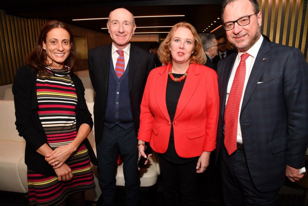 formichenews's tweet photo. Beatrice #Covassi e Nathalie #Tocci brindano all’Aperithink di Formiche.
Le foto di Pizzi https://t.co/usUPcCm5zc https://t.co/ip8bprD2sF