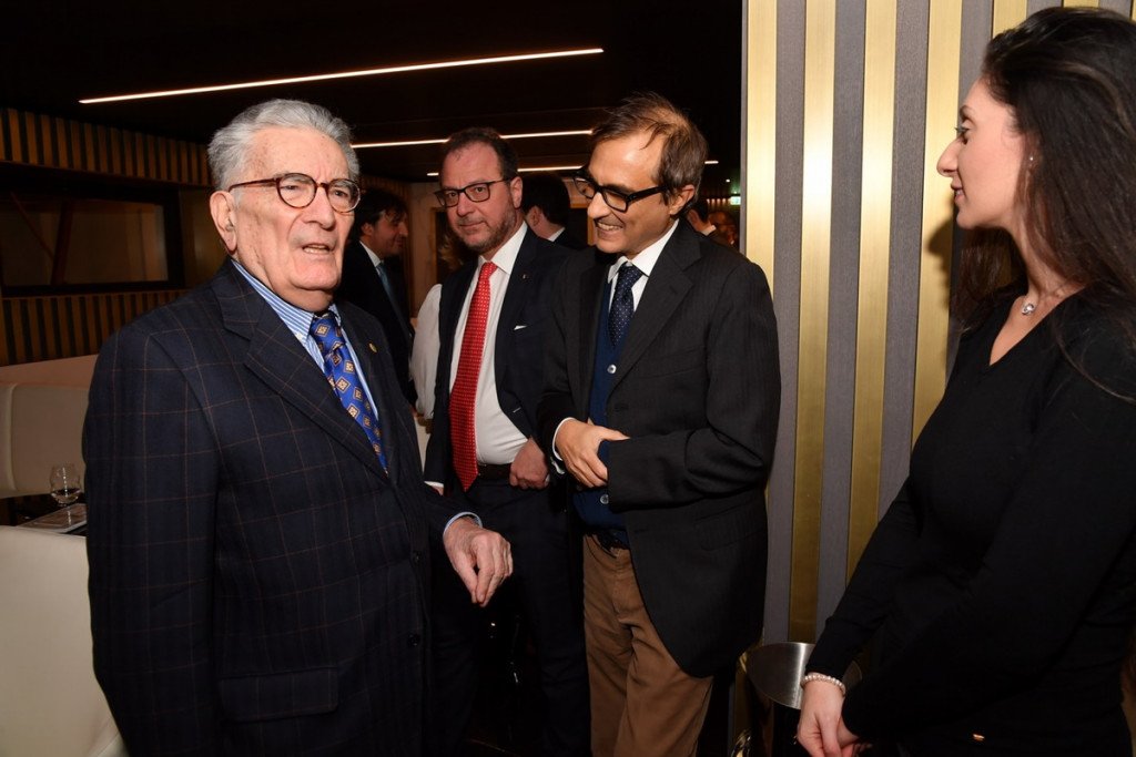 formichenews's tweet photo. Beatrice #Covassi e Nathalie #Tocci brindano all’Aperithink di Formiche.
Le foto di Pizzi https://t.co/usUPcCm5zc https://t.co/ip8bprD2sF