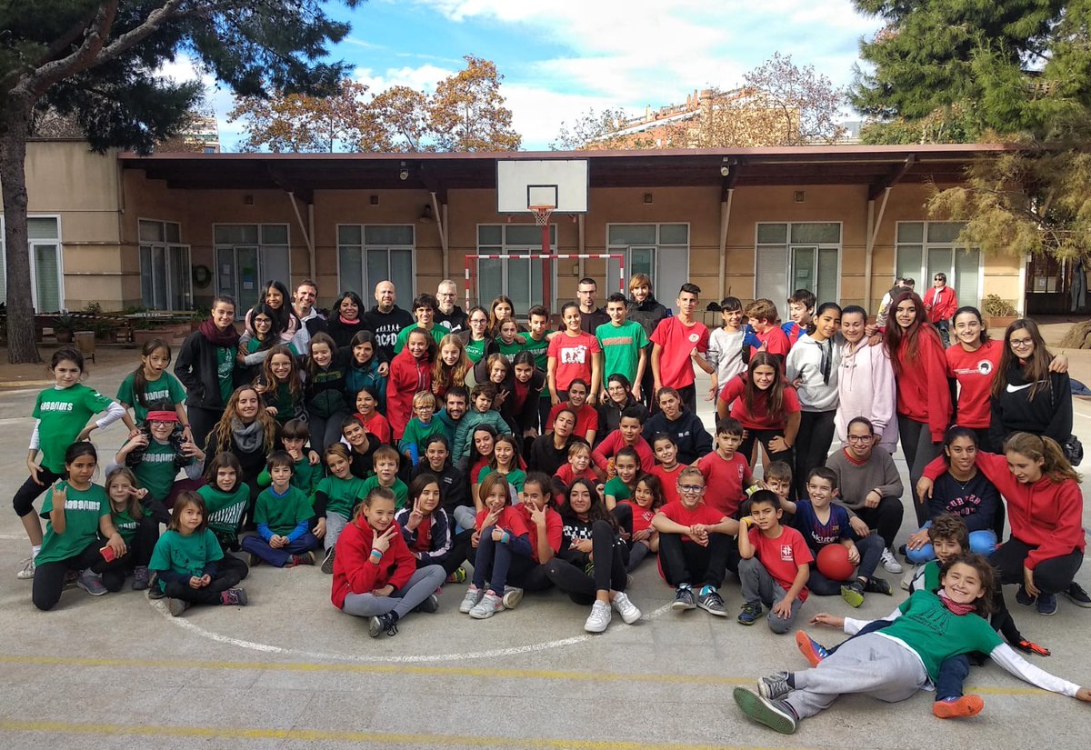 CdBCN's tweet photo. Avui, com cada any hem celebrat el Torneig de Futbol de canalla! Gràcies @saballuts i @CastellersSAFA! I enhorabona @Xicots per ser els primers! Ara farem un dinar de germanor i una activitat tots junts. #castellets #canalla #SíSocCanalla #Barcelona https://t.co/6oZeObUqqd