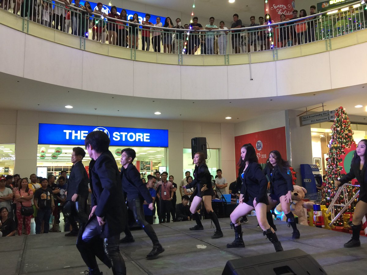 venchshoppe's tweet photo. UB Cultural Presentation

📍SM City Batangas https://t.co/ChJ0uGzptZ