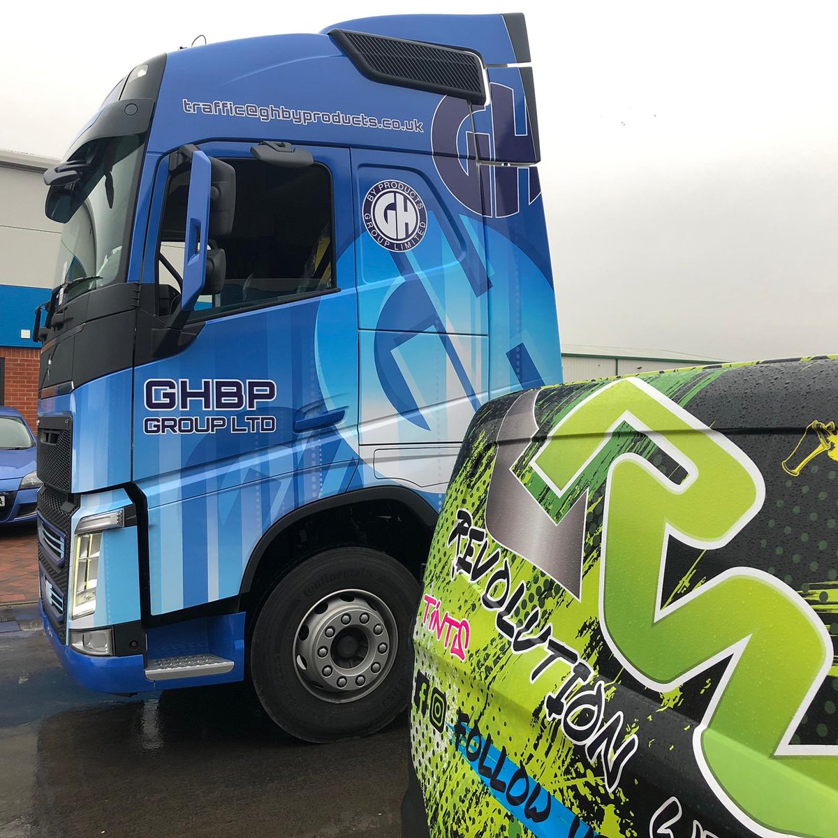 Absolutely love this wrap, subtle yet stands out from the crowd with the detail in the design... full printed wrap on another stunning GHBP Volvo Cab. Think we’ve done more wrapping than Santa’s Elves this year 🤔 <a href="/RevoWrapsUK/">RevolutionWrapsUK</a>