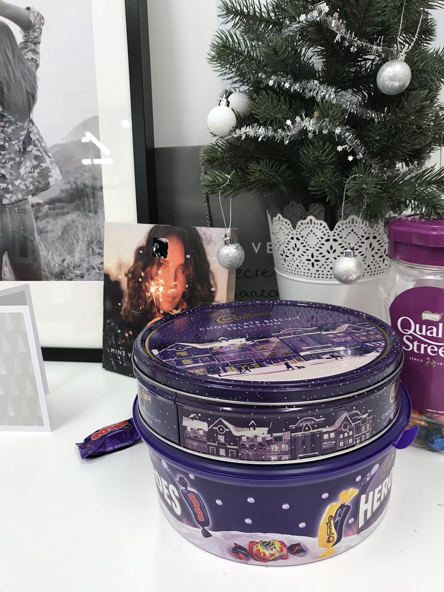 leanne8666's tweet photo. Having to channel so much self control on my lunch break today! @HelenMintVelvet such treats!!! #MVMorpeth #iwonderifanyonewoulsnoticeifiateallofthetwirls https://t.co/7nYqtd5z2J