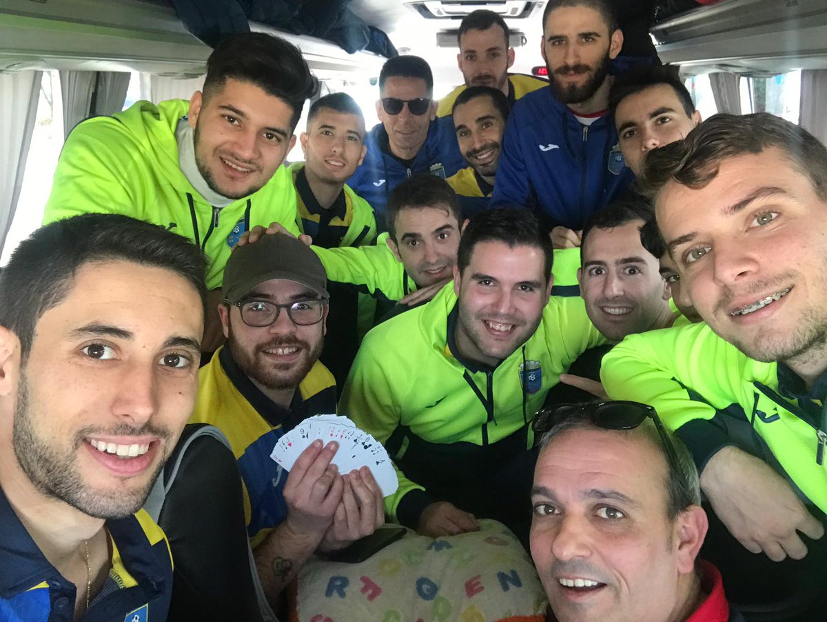 El equipo tras hacer la parada para comer, se dirige al pabellón de la fortuna en leganés para intentar conseguir la victoria frente al <a href="/ACDSilverFS/">Futsal 2024</a>, vamos equipo!!!.

#VamosAbrisa
#NecesitamosTuApoyo
#ViveLaHistoriaconosotros 
#YoYaHeFichado 
💪💪💪💪💪💪💪💪💪