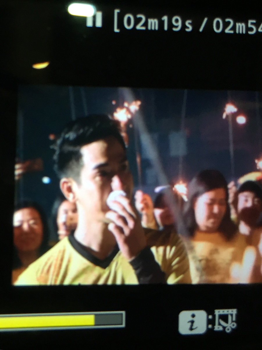 27_december_'s tweet photo. ไม่เคยเห็นพี่ร้องไห้แบบนี้มาก่อนเลย ;__; #ก่อการดี #popezaap https://t.co/erUODzZm0T