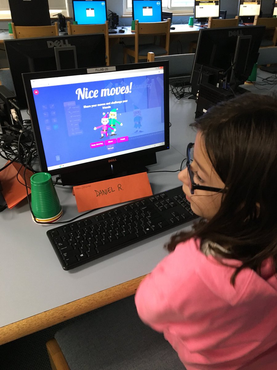 wufsdtechie's tweet image. Ever wonder how to code a snowflake, make Elves dance to your music, or have Santa’s elves find presents in the forest? These 1st graders did, and they used Google’s Santa Tracker to help them find out! #makerrecess #googlecodelab #googlesantatracker @ForestLakeWsd @Wantagh_Tech
