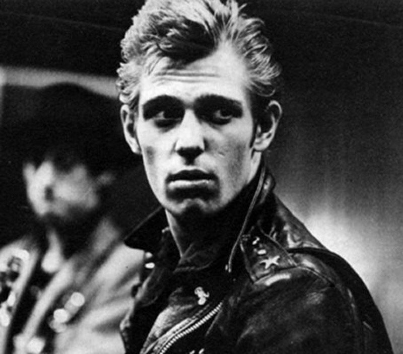 Happy 62nd birthday to Paul Simonon, bassist of the mighty Clash. 