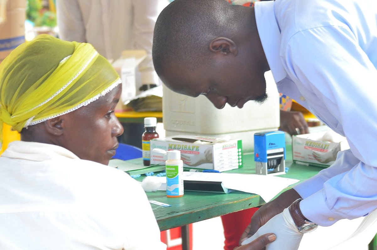 PGUganda's tweet photo. Our team from Reference Health Services Uganda @rhsuganda taking action at Kasubi market.
#BloodDriveUg
#SaveALife18 https://t.co/6ma3RHWQq2