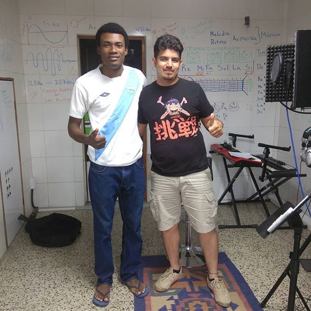 waxicanamusic's tweet photo. Siempre es un placer encontrarse a jóvenes con talento, Yemiho Bermúdez (Orho), una propuesta peculiar y letra contundente, artista que merece ser escuchado. Muy pronto en plataformas digitales su nuevo sencillo: "Esclerosis".
.
.
.
.
#orho #nuevamúsica … https://t.co/we5iqKXlPk https://t.co/o8IA90mBSC