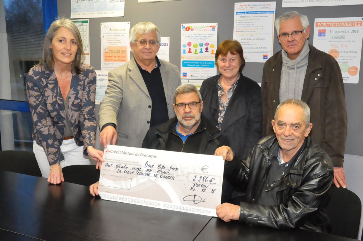 L’UT de Plerin et ses administrateurs sont fiers de remettre un chq à la Ligue contre le cancer suite à l’opération Octobre Rose 💫⁦<a href="/CMB_TREGUEUX/">CMB TREGUEUX</a>⁩ ⁦<a href="/CMBPLERIN/">CMB PLERIN</a> ⁦<a href="/CmbPordic/">CMB Pordic-Binic-StQuay Portrieux</a>⁩ ⁦<a href="/POLEPROPLERIN/">POLE PRO PLERIN</a>⁩ ⁦<a href="/cmbpaysgouetlie/">CmbPaysduGouët&Lié</a>⁩ ⁦<a href="/WeAreArkea/">WAA|Actus</a>⁩ ⁦#maboiteestdifferente