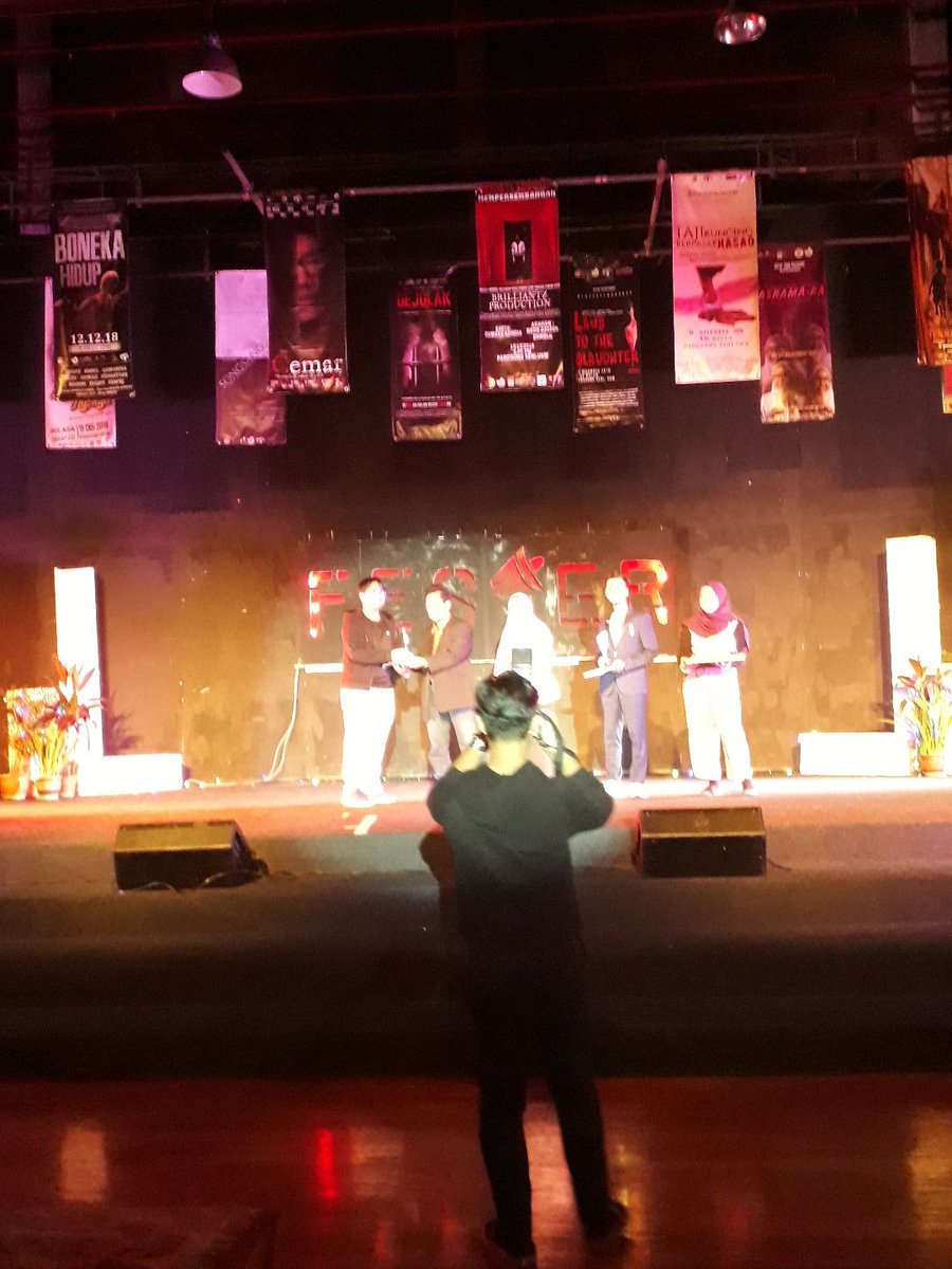 teaterrimbaukm's tweet photo. Anugerah Khas Fester II
Terra Rossa
KUPAST
KTDI
#festerukm
#fester2018
#festerukm2018 https://t.co/bLpdyUxutW