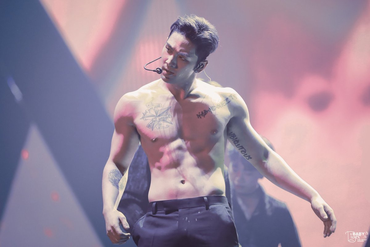 baekho_tiger's tweet photo. ท่องไว้ค่ะ ลูกๆๆ hq มาไวมากแต่ละบ้าน #BAEKHO #DoubleYouFinalinSeoul #DOUBLEYOU_FINAL https://t.co/74hJPXa8Kz