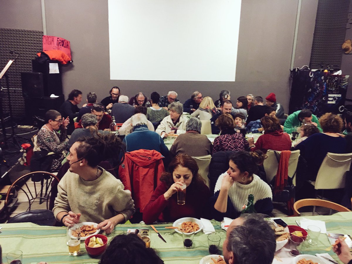 LabPazProject's tweet photo. Grazie a tutt@ per la grande partecipazione alla cena benefit per le spese legali. Sono 13 i procedimenti penali in corso e tanto il lavoro da fare nel sostegno al difficile percorso di difesa legale.  Continuiamo a smascherare i piani di chi vuole criminalizzare la solidarietà! https://t.co/CH3P6ZK0xv