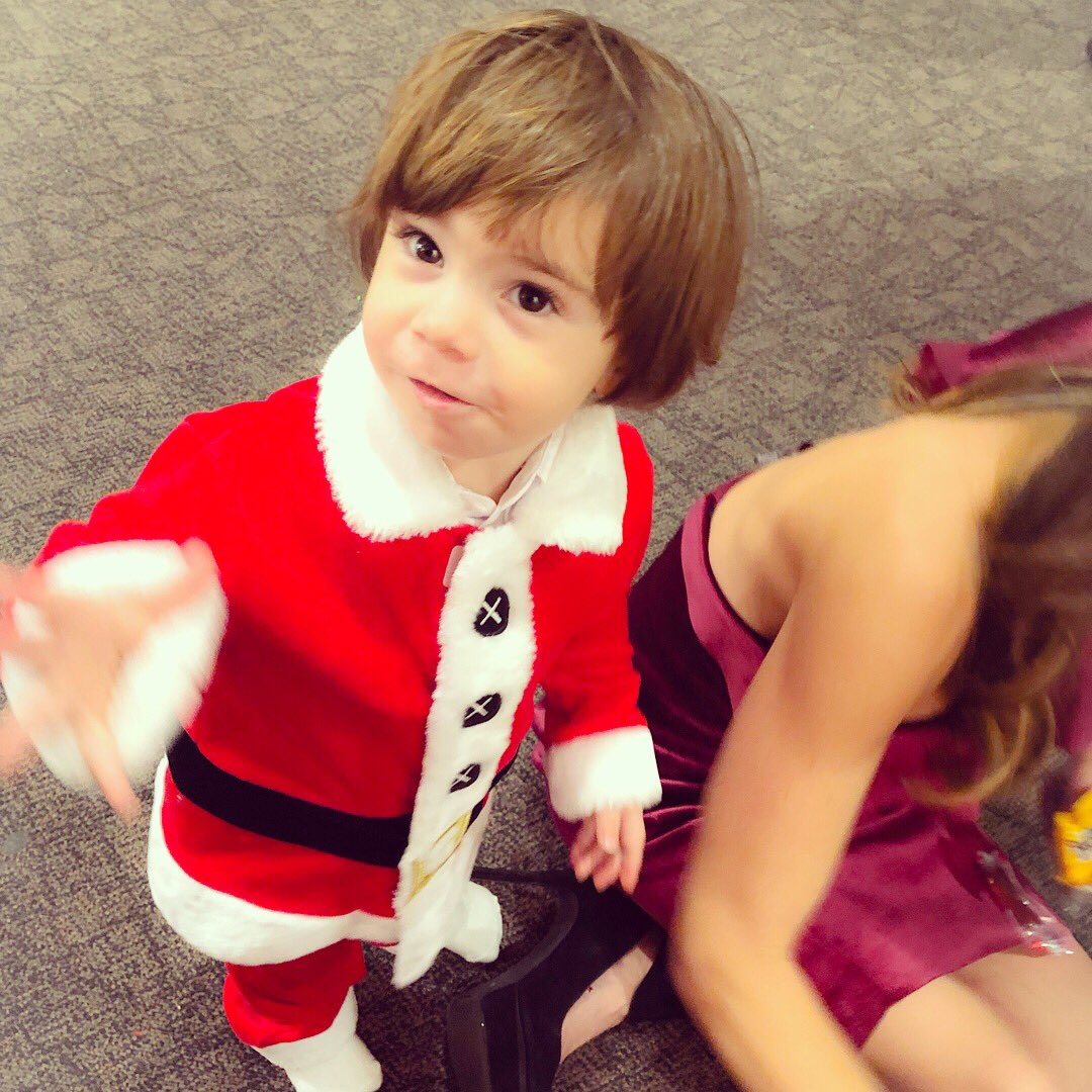 JillNicolini's tweet image. The joy of taking #christmaspictures📷 with #mylittlesantas🎅🏼 @jcpportraits
